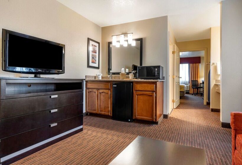 ホテル Best Western Luxury Inn