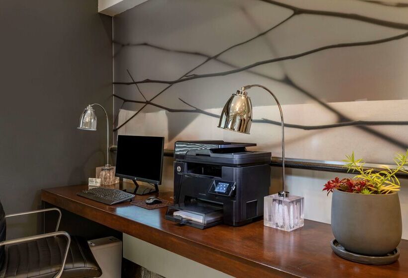 فندق Best Western Newberg Inn