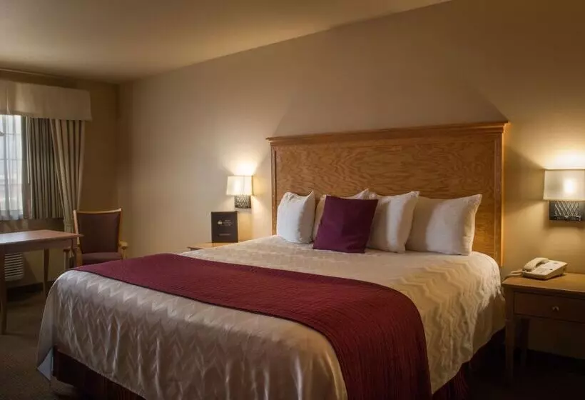 Отель Best Western Plus Caldwell Inn & Suites
