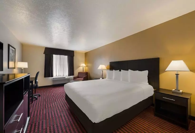 Отель Best Western Salinas Valley Inn & Suites