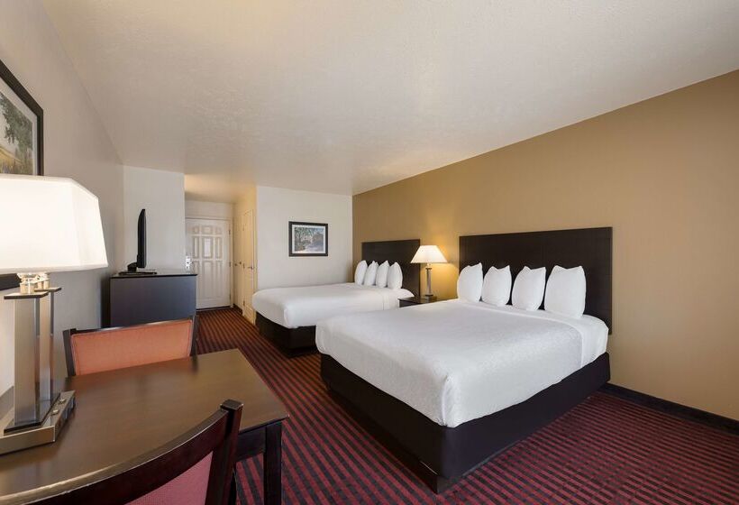 Отель Best Western Salinas Valley Inn & Suites