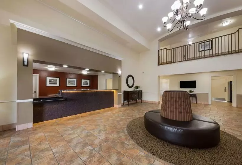 Отель Best Western Salinas Valley Inn & Suites