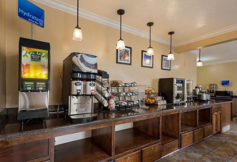 Отель Best Western Salinas Valley Inn & Suites