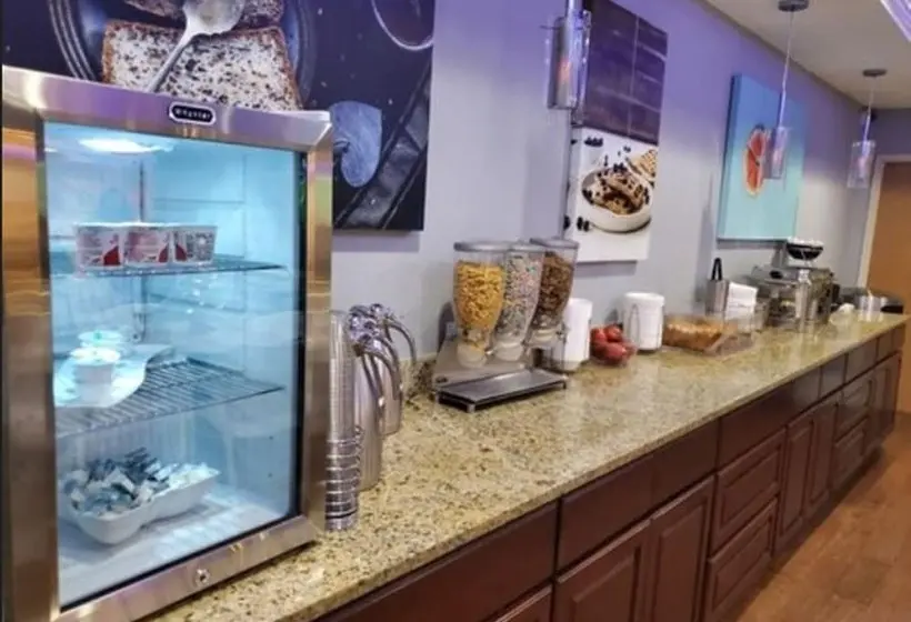 ホテル Comfort Suites Plano East Richardson