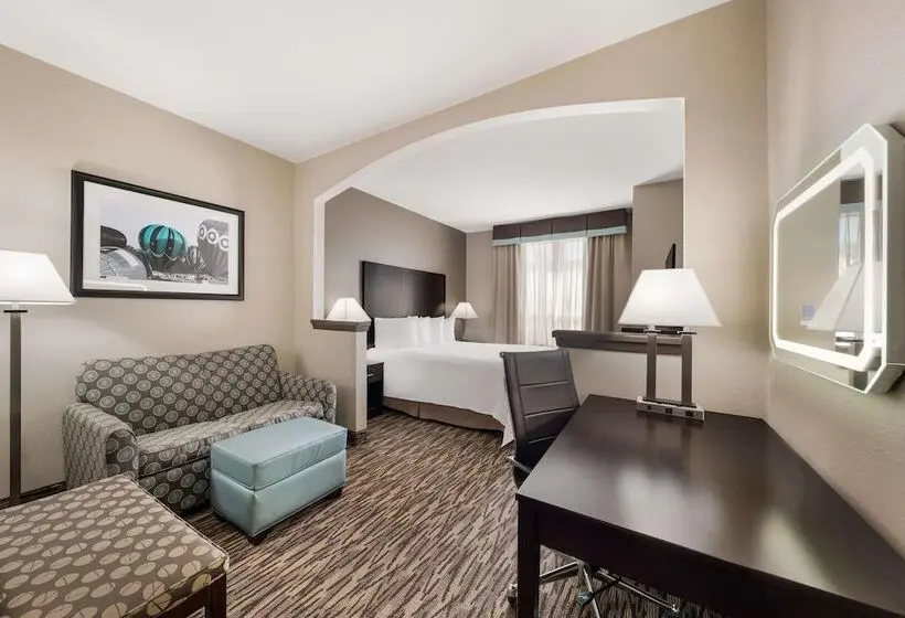 ホテル Comfort Suites Plano East Richardson