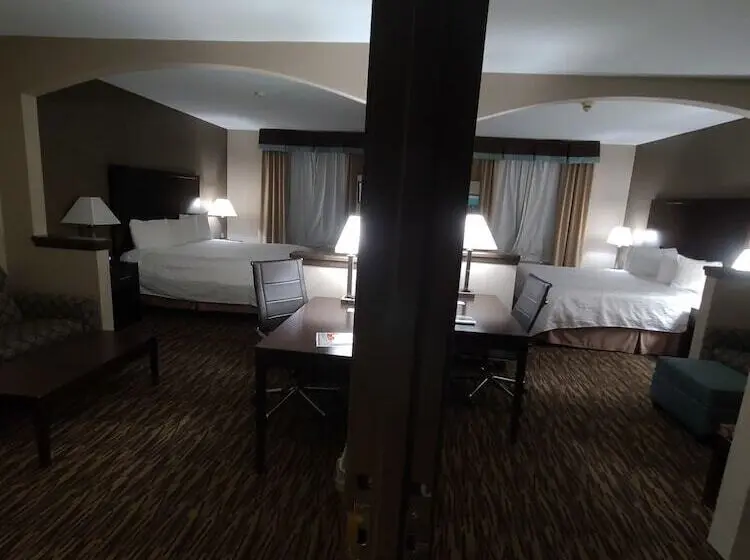 ホテル Comfort Suites Plano East Richardson