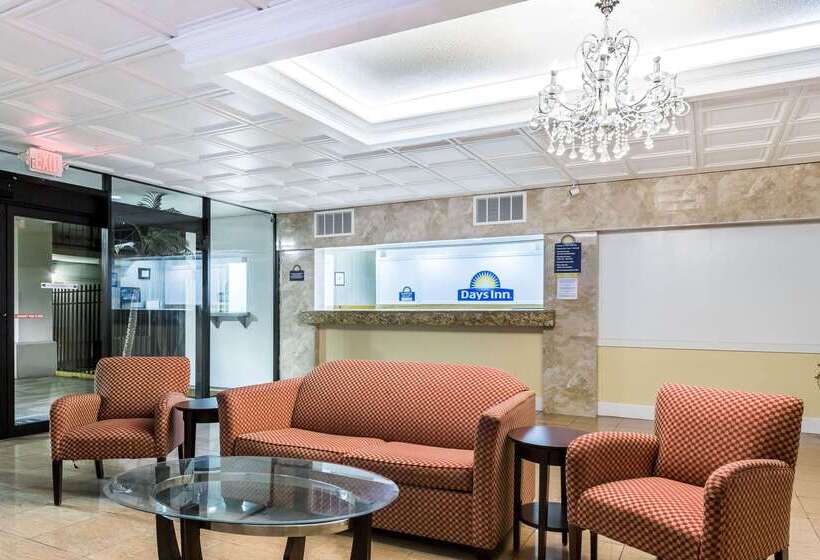 فندق Days Inn By Wyndham St. Petersburg / Tampa Bay Area