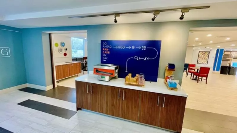 ホテル Holiday Inn Express Fall River North