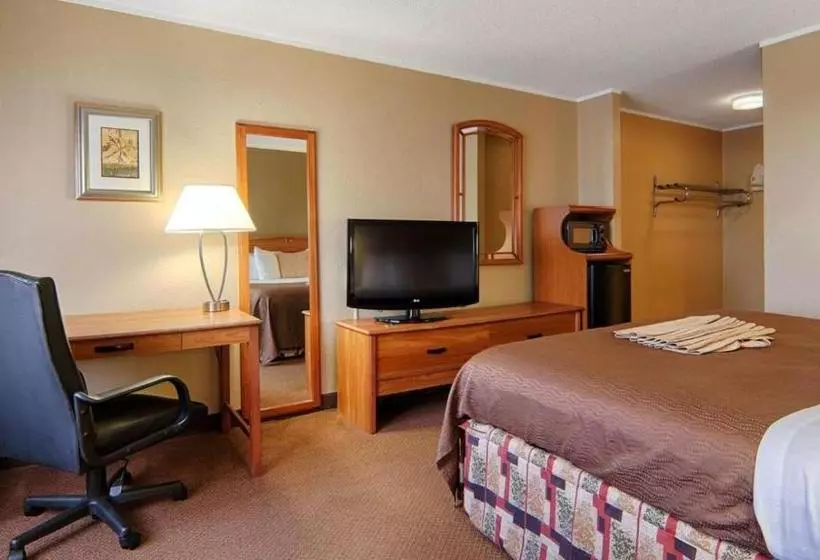 هتل Norwood Inn & Suites Mankato