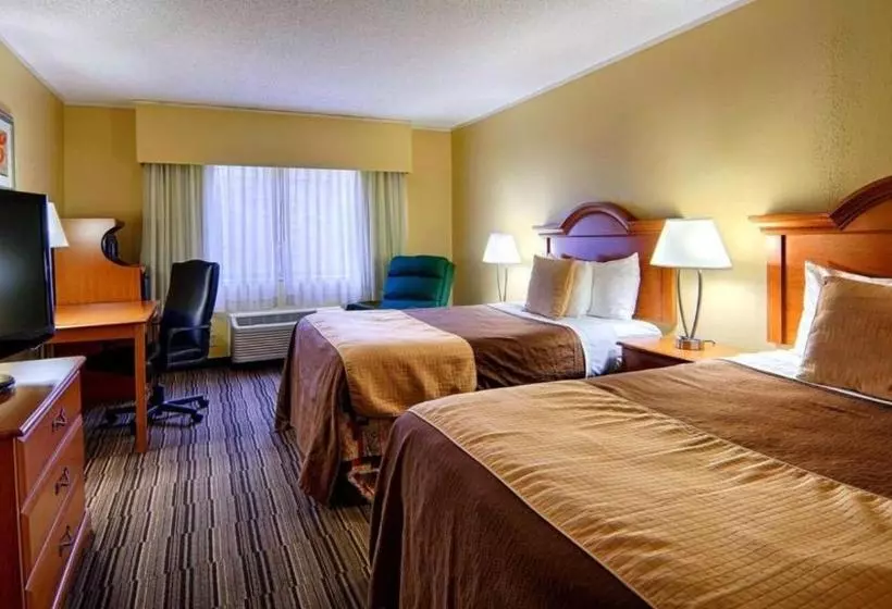 هتل Norwood Inn & Suites Mankato