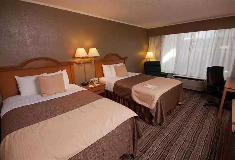 هتل Norwood Inn & Suites Mankato