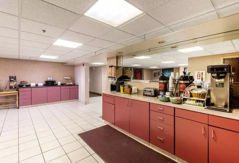 Отель Red Roof Inn Morehead