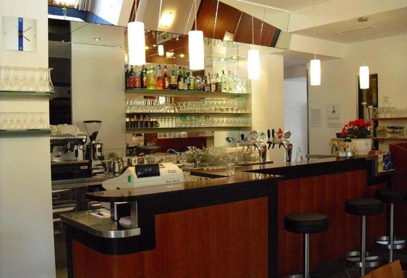 住宿加早餐  Pizzeria Restaurant Wieser