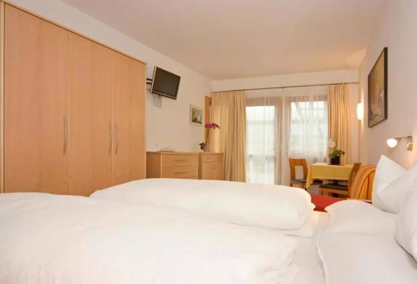 ベッドアンドブレックファースト Pizzeria Restaurant Wieser