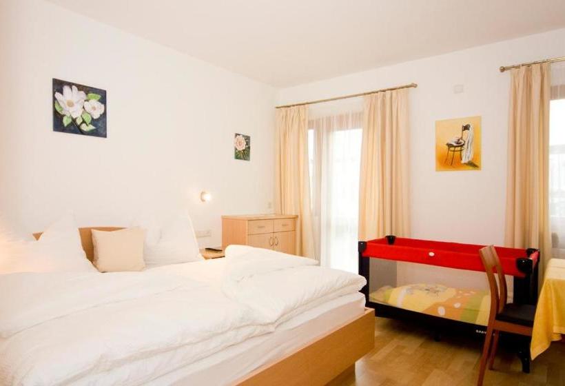 住宿加早餐  Pizzeria Restaurant Wieser