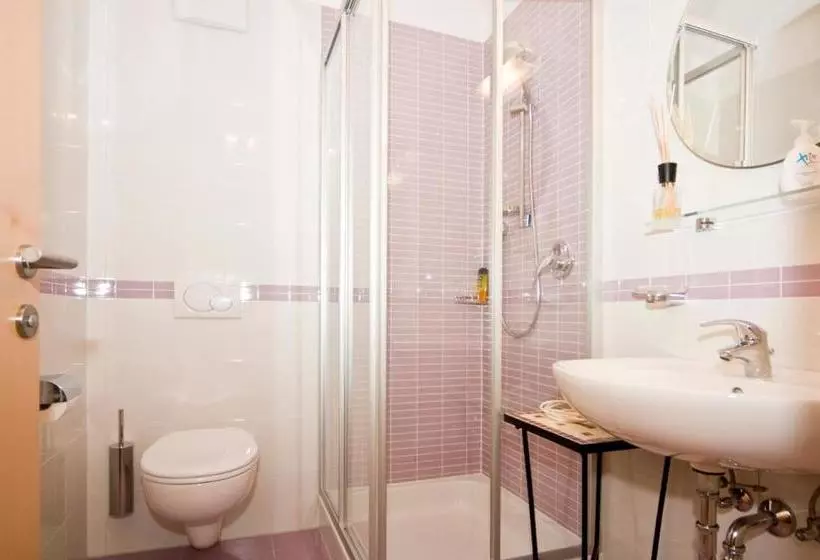 ベッドアンドブレックファースト Pizzeria Restaurant Wieser