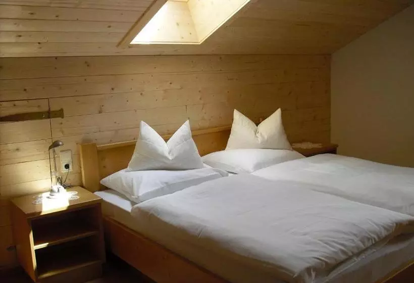 ベッドアンドブレックファースト Pizzeria Restaurant Wieser