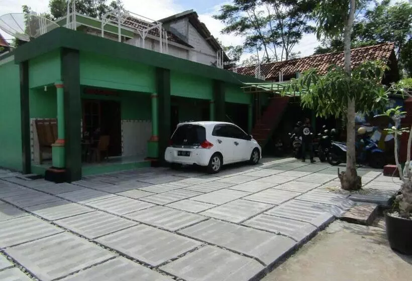 ホテル Losmen Kinasih Puncak & Gazebo Pandang