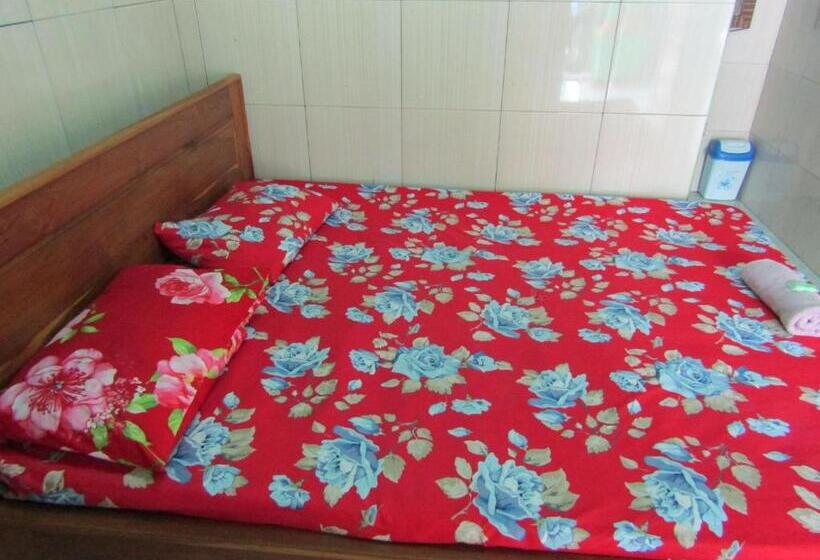 בית מלון כפרי Losmen Kinasih Puncak & Gazebo Pandang