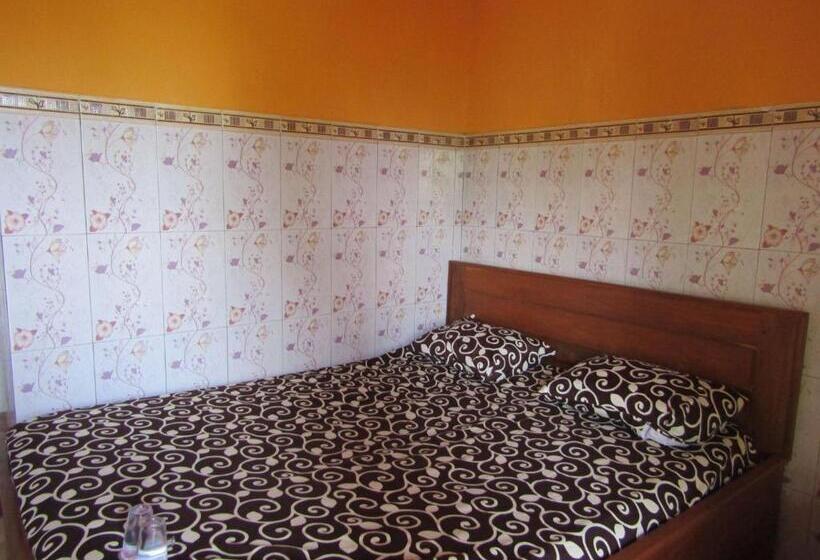 בית מלון כפרי Losmen Kinasih Puncak & Gazebo Pandang