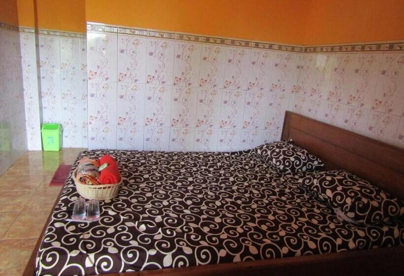 בית מלון כפרי Losmen Kinasih Puncak & Gazebo Pandang