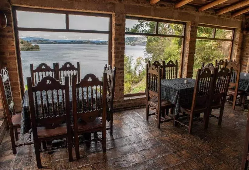 ホテル Refugio Pozo Azul