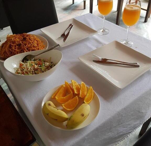 پانسیون Alesara Guest House