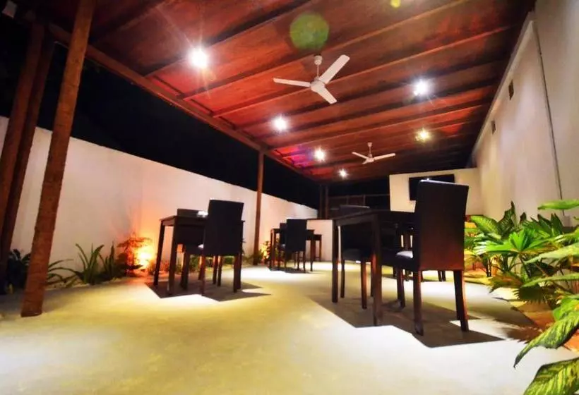 پانسیون Alesara Guest House