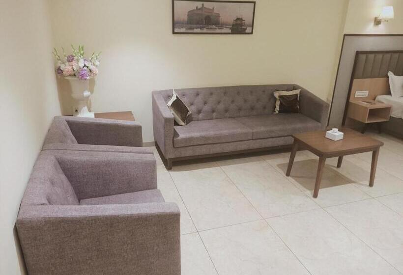 Hotel Rudra Shelter Business