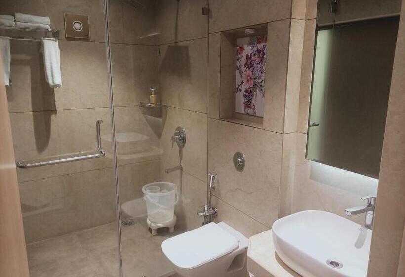 Hotel Rudra Shelter Business