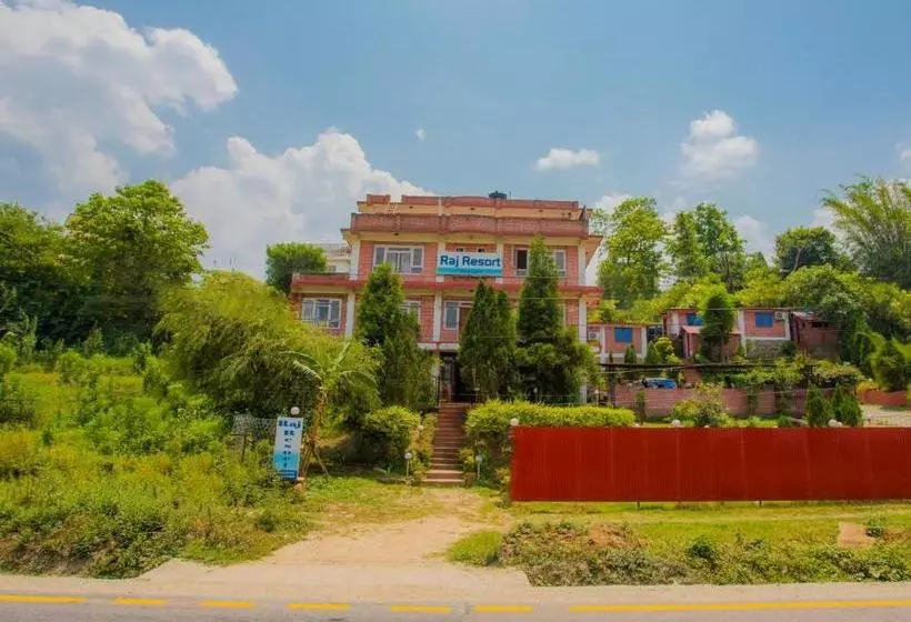 هتل Spot On 438 Raj Resort