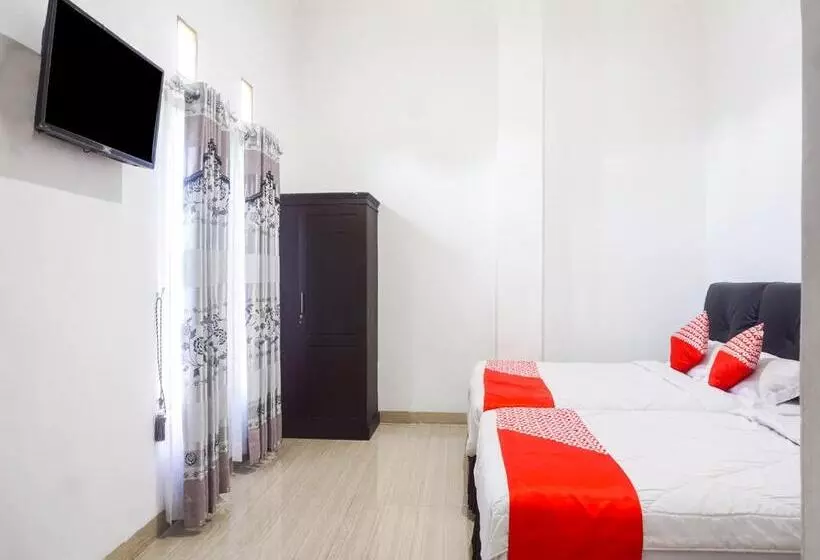 ペンション Reddoorz Near Makassar Town Square 2