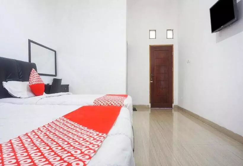 ペンション Reddoorz Near Makassar Town Square 2