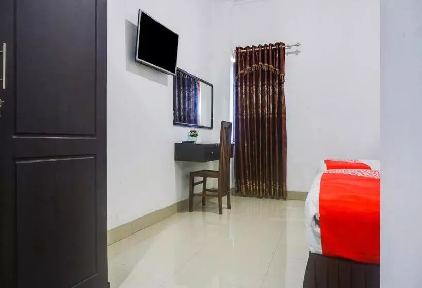 ペンション Reddoorz Near Makassar Town Square 2