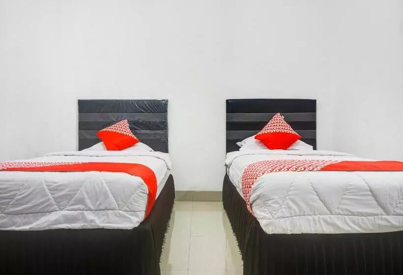 ペンション Reddoorz Near Makassar Town Square 2