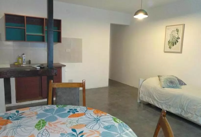 ベッドアンドブレックファースト Ezeiza Home