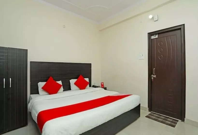 Hotel Ananta Inn