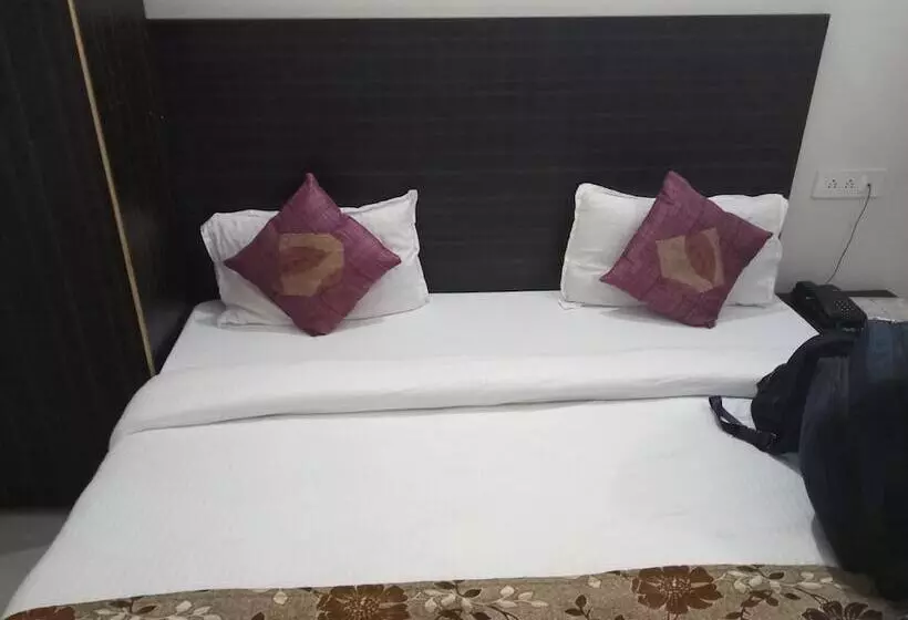 Hotel Ananta Inn
