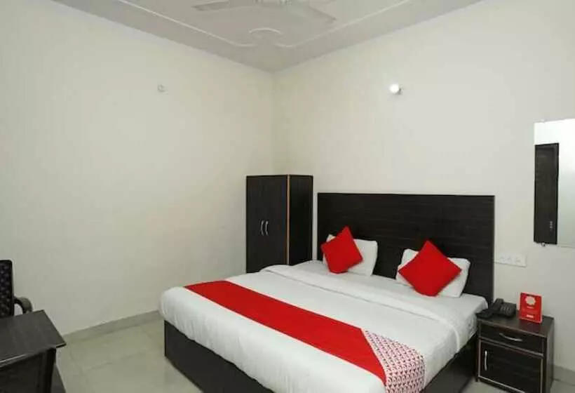 Hotel Ananta Inn