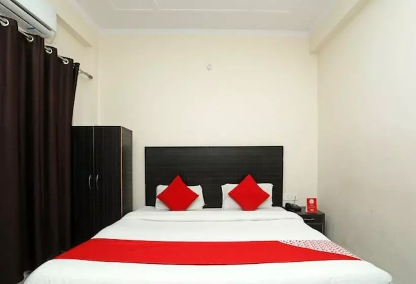 Hotel Ananta Inn