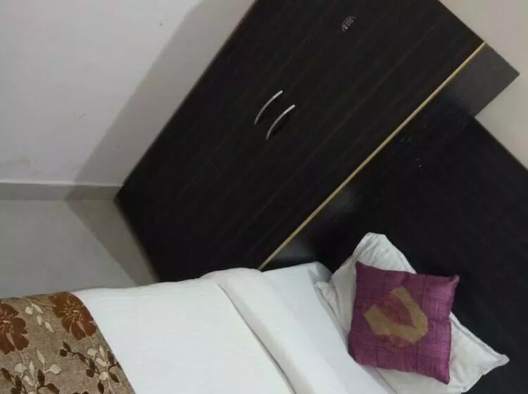 Hotel Ananta Inn