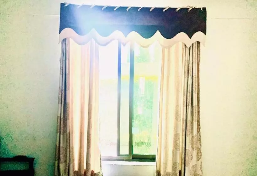هتل Naveed Tourist Inn
