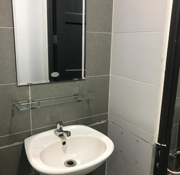 هتل کپسول Bamboo Hostel