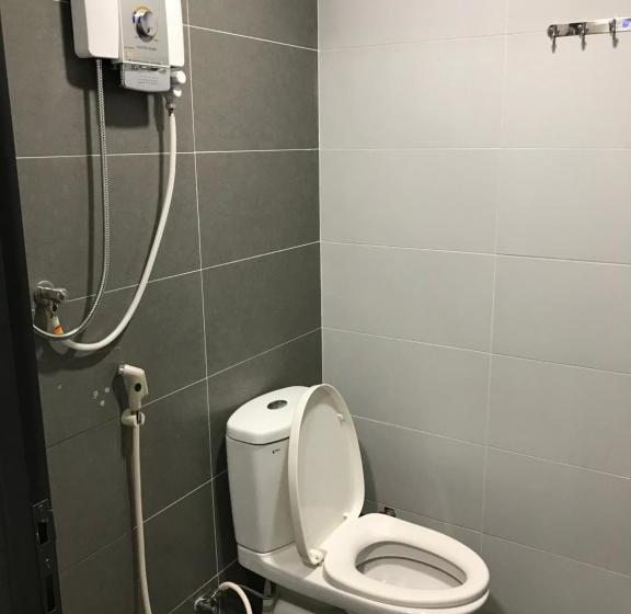 هتل کپسول Bamboo Hostel