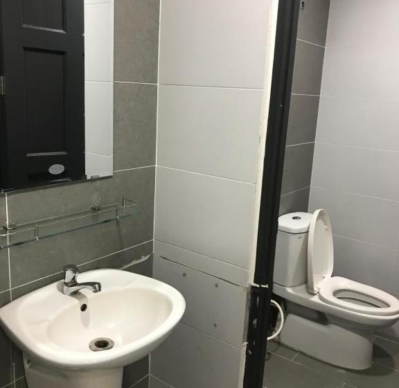 هتل کپسول Bamboo Hostel