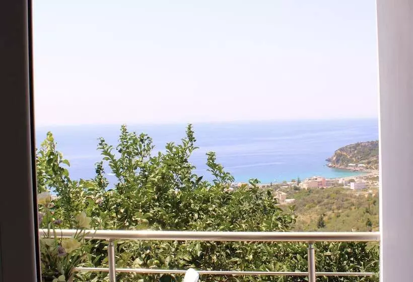 پانسیون Aphrodite S Garden