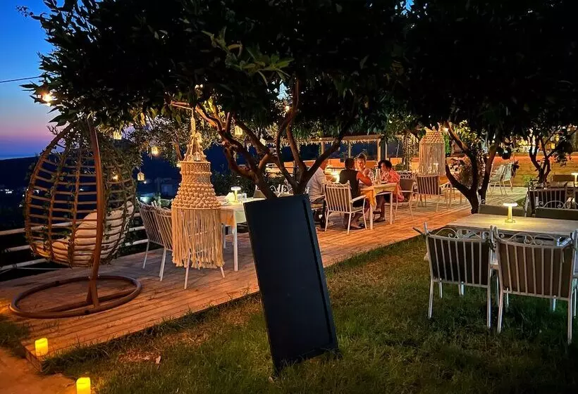 پانسیون Aphrodite S Garden