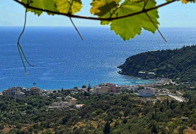 پانسیون Aphrodite S Garden