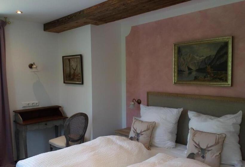 بنسيون Die Schlafende Goass   Pub Und Gästehaus