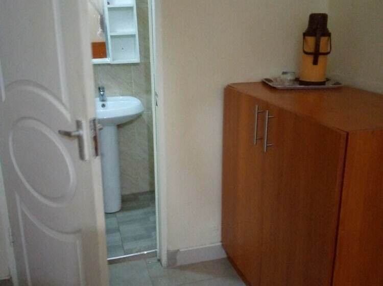 پانسیون Philadephia Guest House